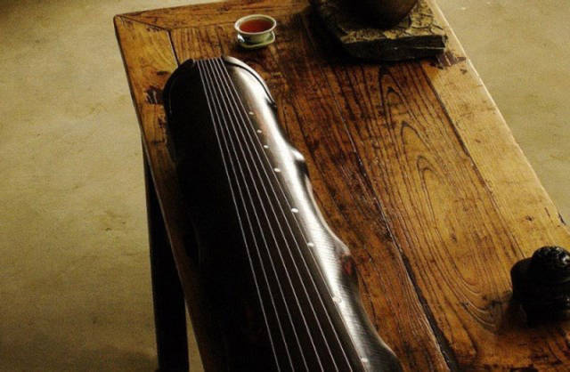 凉山彝族自治州古琴蕴含的传统文化，一把古琴制备出来要两年的时间